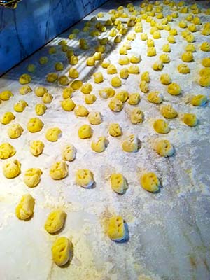 Preparazione Gnocchi di patate e tomino piemontese